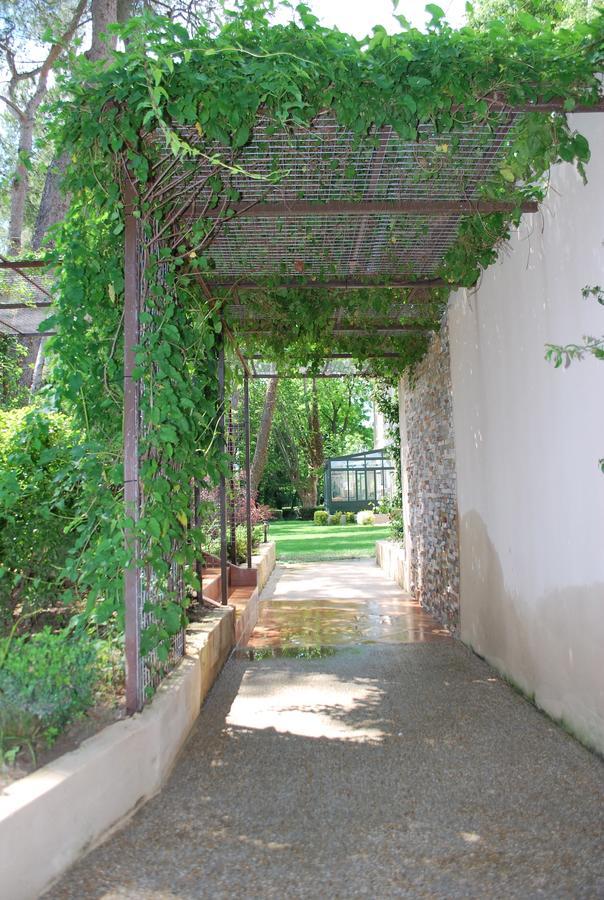 Chateau Sainte Colombe Bed & Breakfast Exterior photo