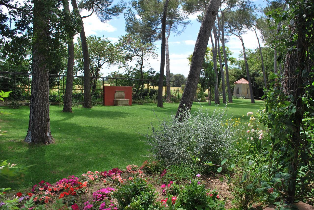 Chateau Sainte Colombe Bed & Breakfast Exterior photo