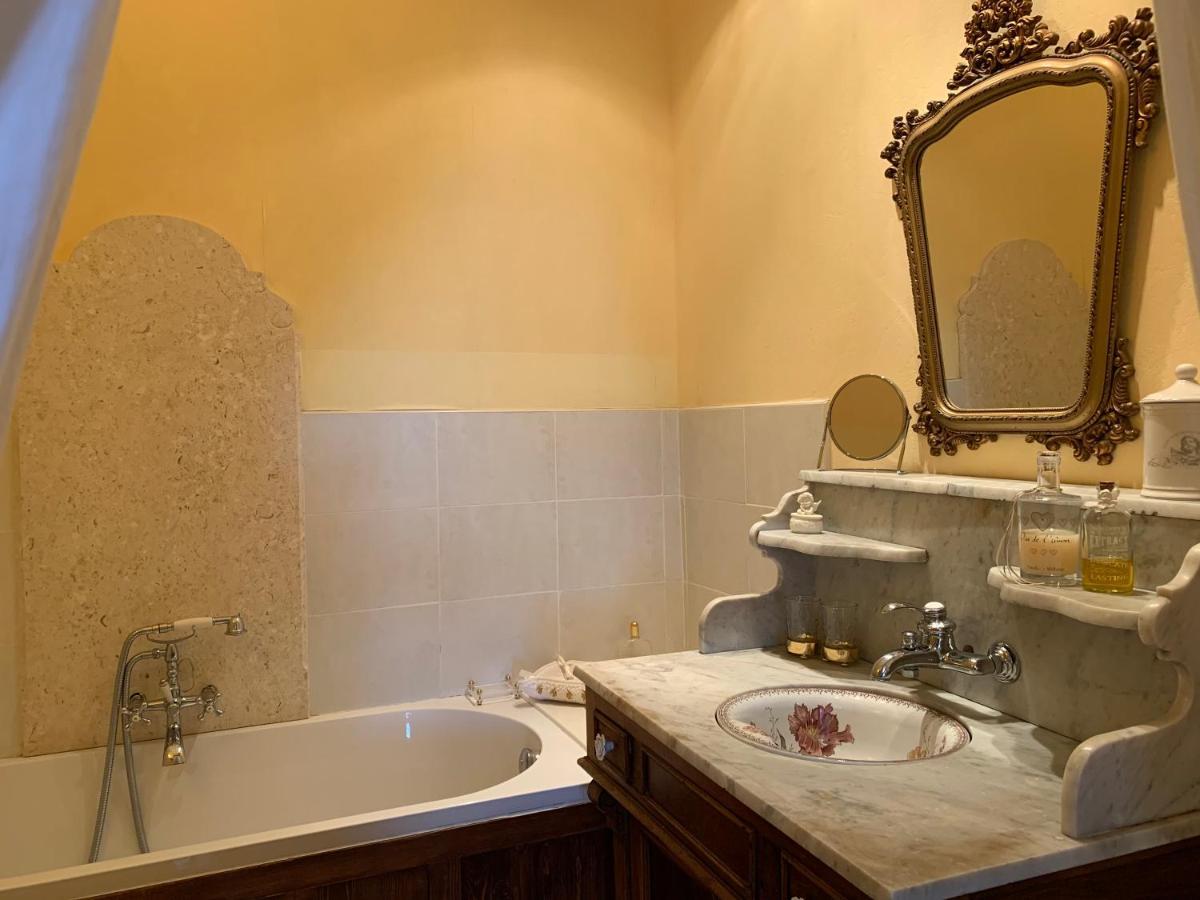 Chateau Sainte Colombe Bed & Breakfast Exterior photo