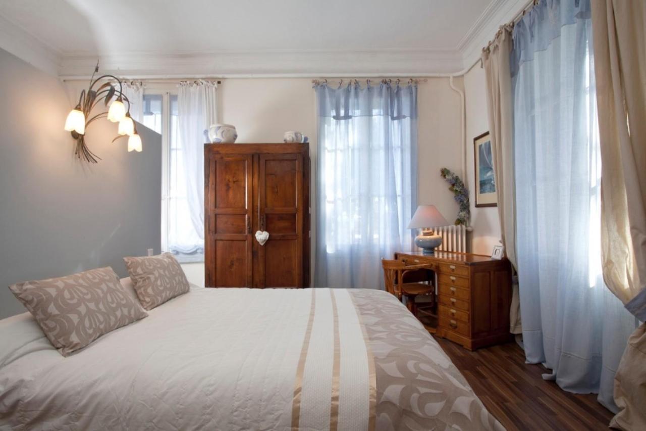 Chateau Sainte Colombe Bed & Breakfast Exterior photo